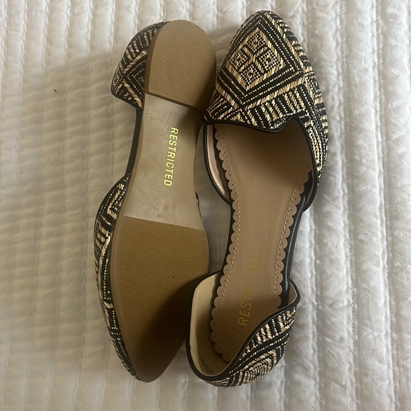 Flats - Picture 2 of 2